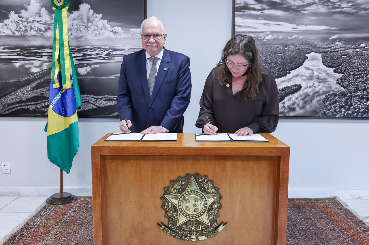 pres-marzi-firma-convenio-1
